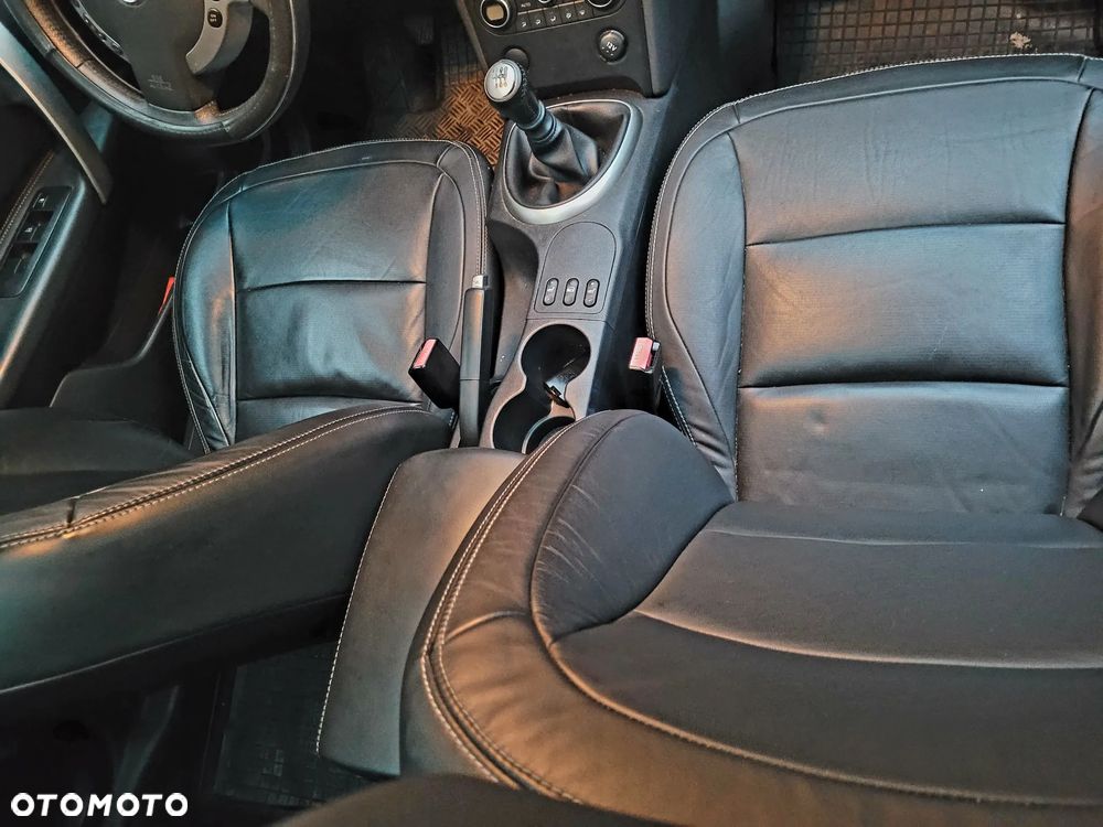 Nissan Qashqai 2.0 dCi DPF tekna - 8