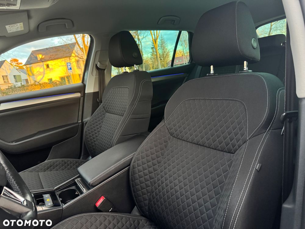 Skoda Superb 2.0 TDI DSG Premium Edition - 33