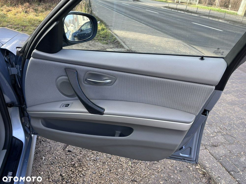 BMW Seria 3 - 18