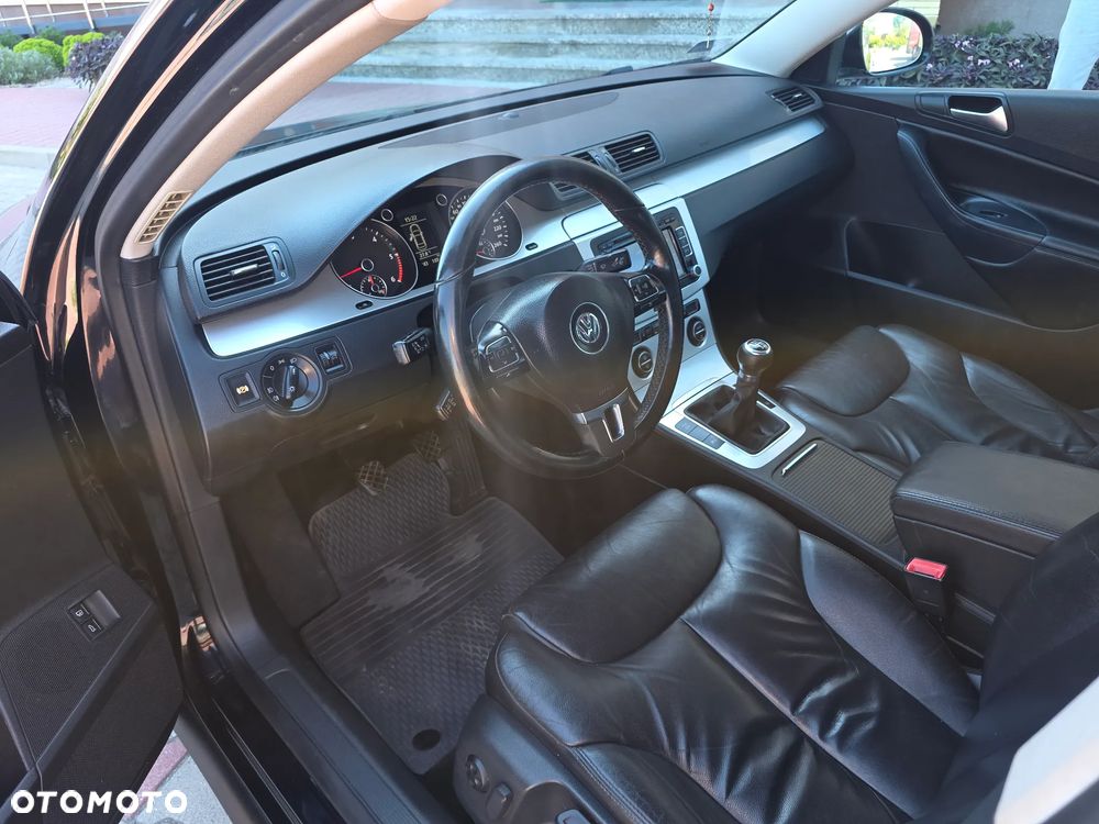 Volkswagen Passat 2.0 TDI Comfortline - 11