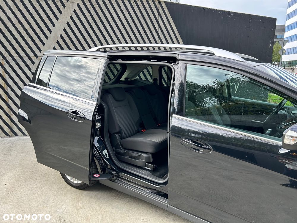 Ford Grand C-MAX - 13