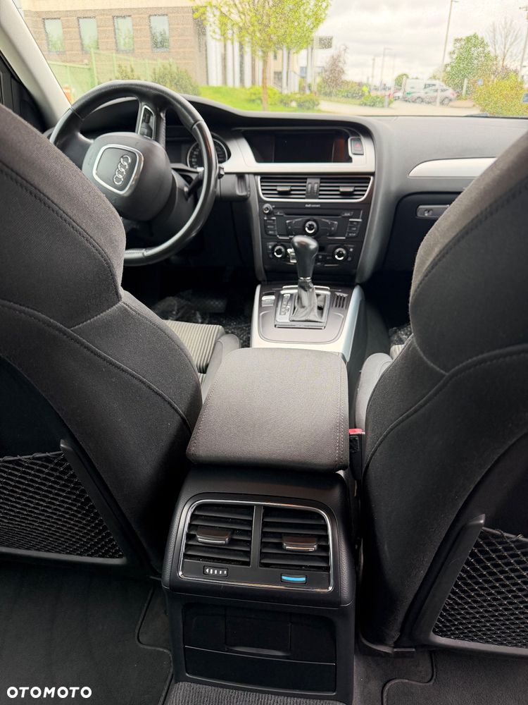 Audi A4 Limousine - 10