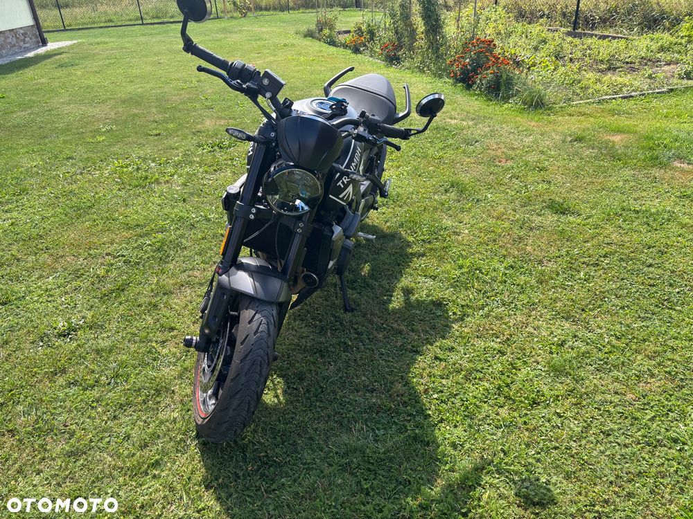 Triumph Trident - 3