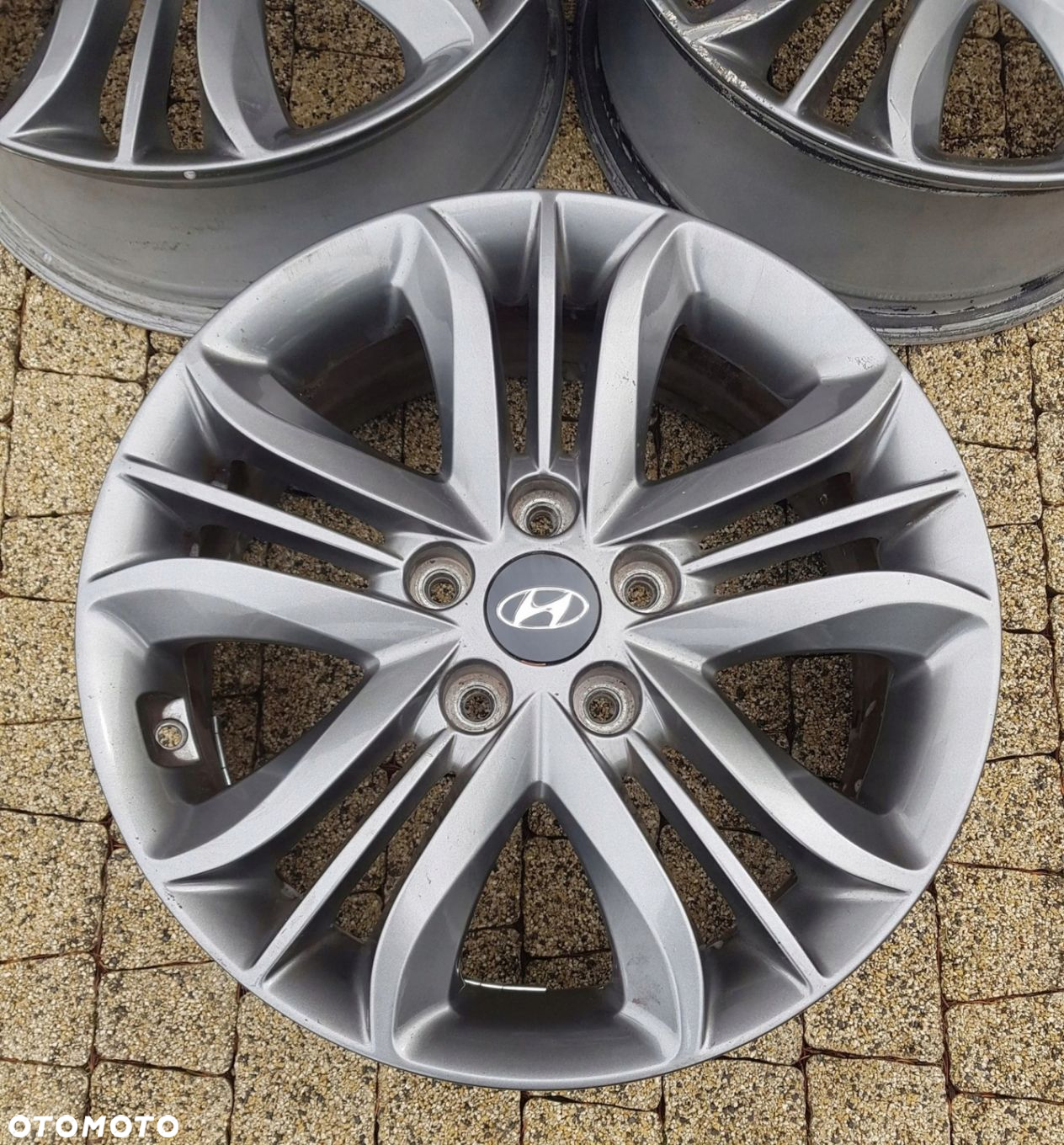 HYUNDAI IX35 FELGI ALUMINIOWE 17" 6.5J x17 529102Y600 KOMPLET - 3