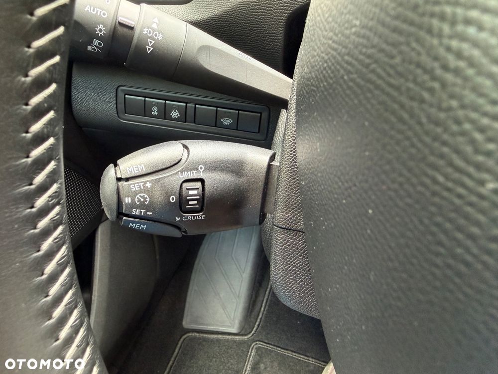 Peugeot 308 PureTech 130 GPF Stop & Start Allure Pack - 23