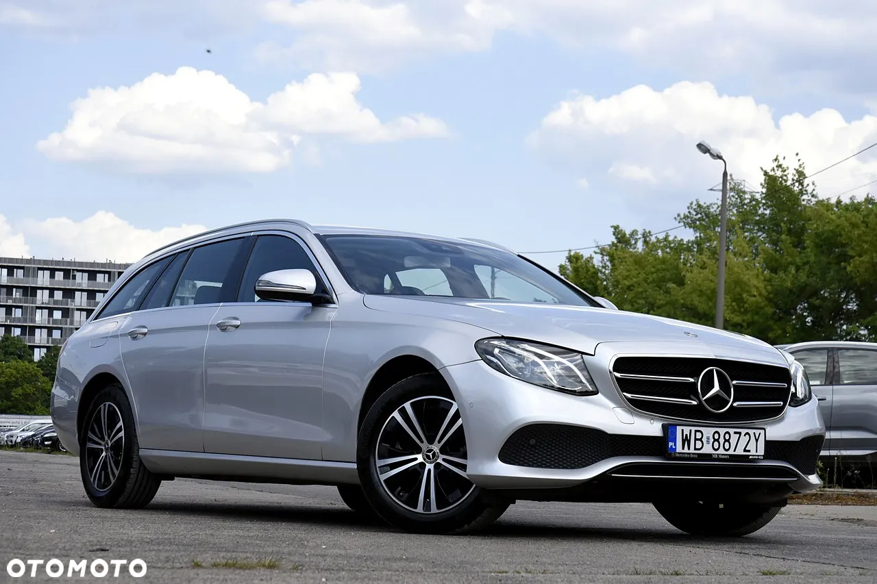 Mercedes-Benz Klasa E 220 d 4Matic T 9G-TRONIC Avantgarde - 2