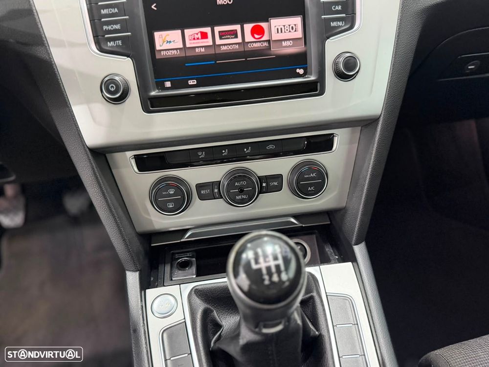 VW Passat 1.6 TDI BlueMotion - 10