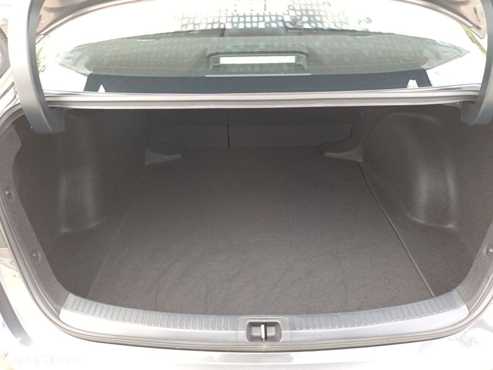 Toyota Corolla 1.8 Hybrid Comfort - 14