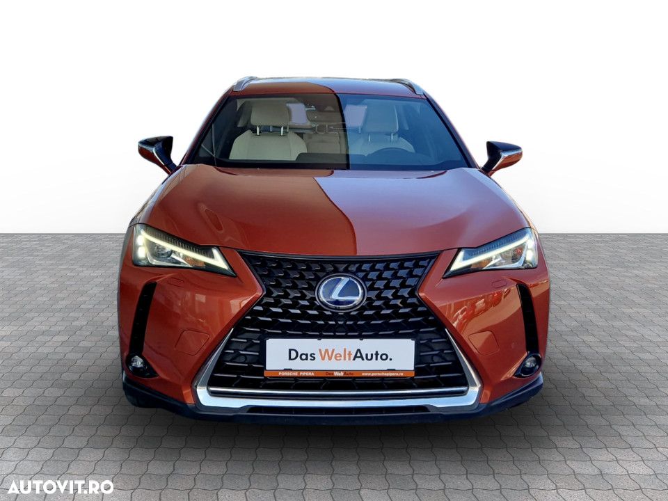 Lexus UX - 5