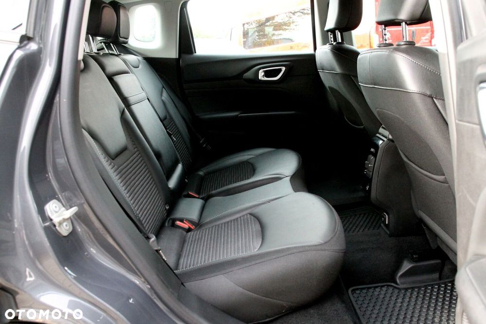 Jeep Compass - 30