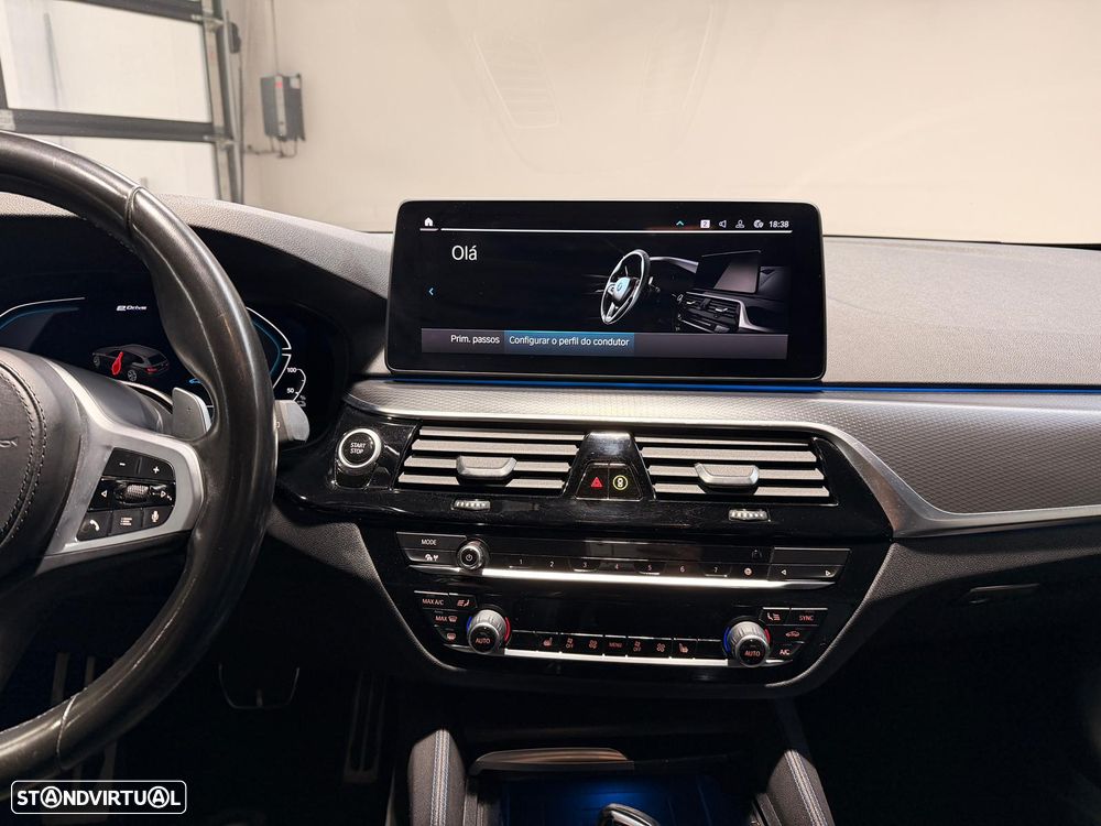 BMW 530 e Pack Desportivo M - 24