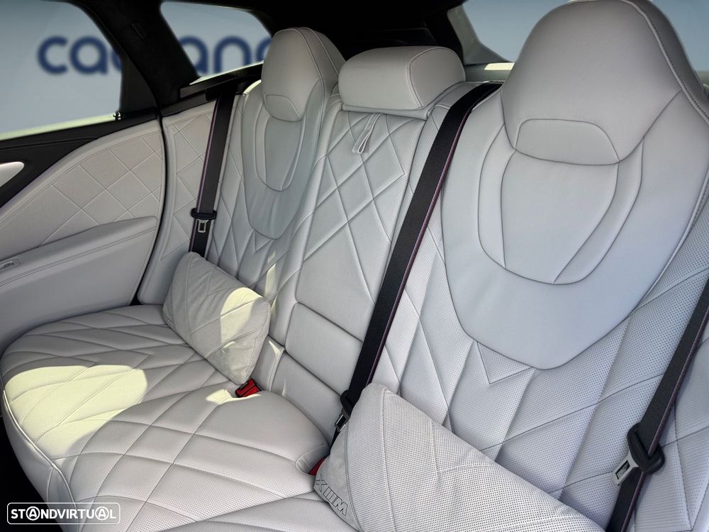 BMW XM 50e - 8