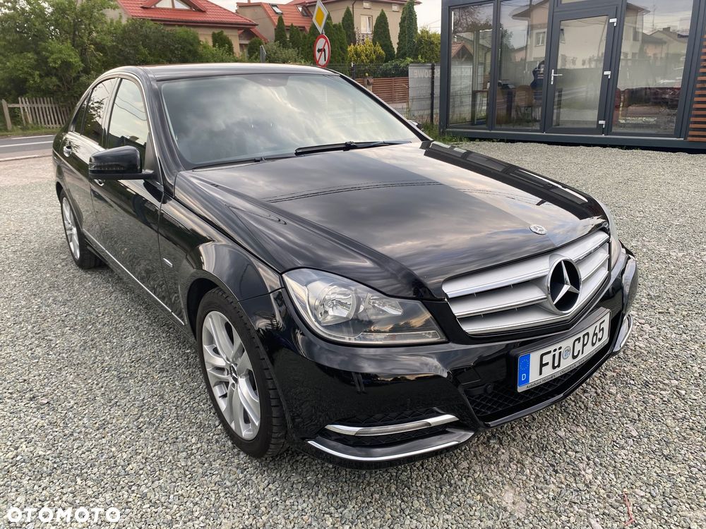Mercedes-Benz Klasa C 180 CGI Automatik BlueEFFICIENCY Avantgarde - 3