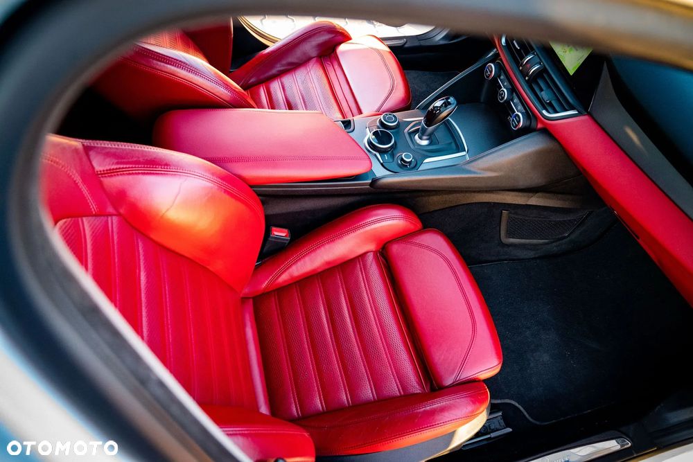 Alfa Romeo Giulia 2.0 Turbo 16V AT8 Veloce - 20
