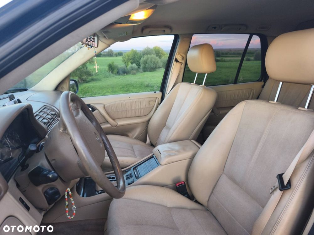 Mercedes-Benz ML - 15
