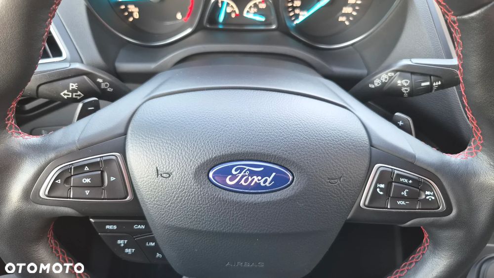 Ford Kuga 2.0 TDCi 4x4 ST-Line - 25