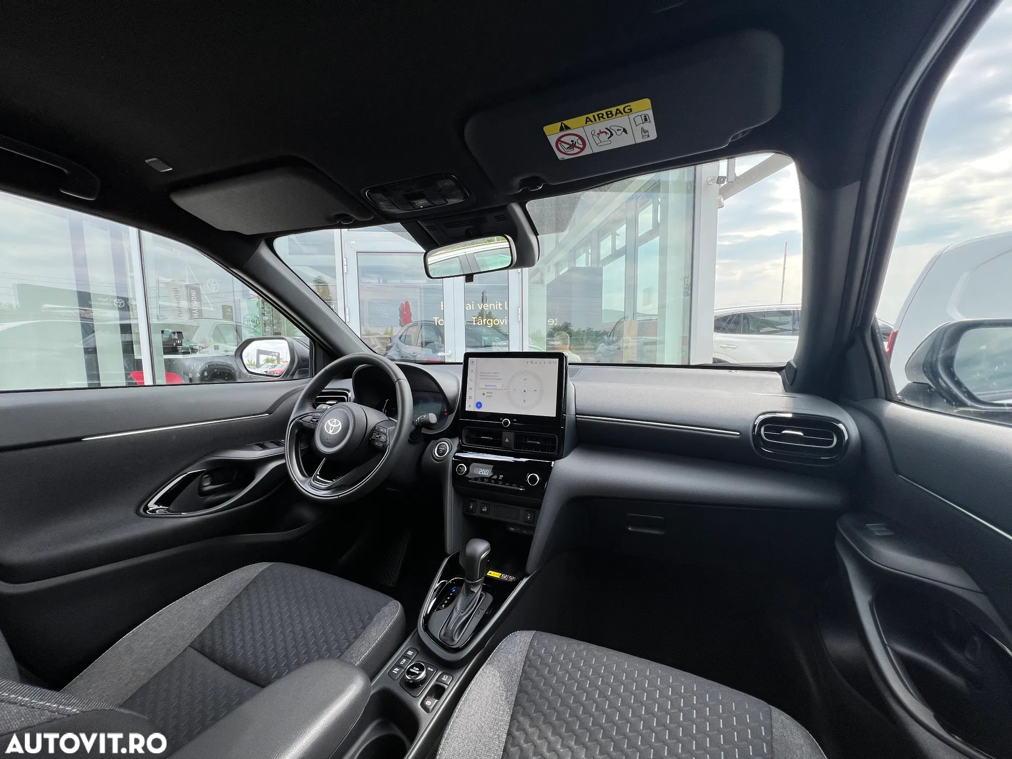 Toyota Yaris Cross 1.5 VVT-i HSD 4x4 Dynamic - 6
