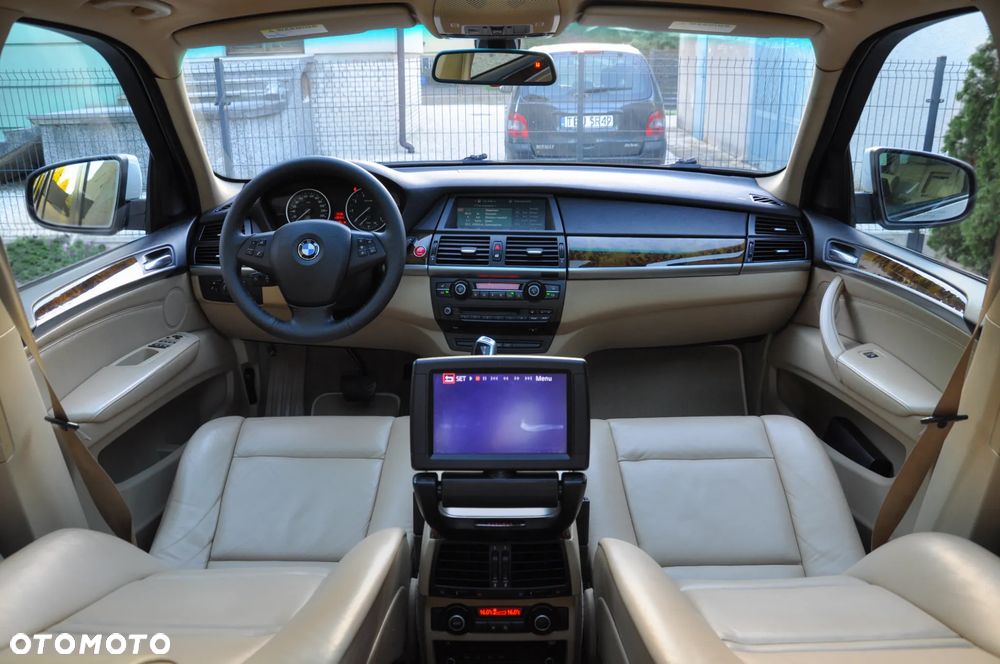 BMW X5 3.0si - 12