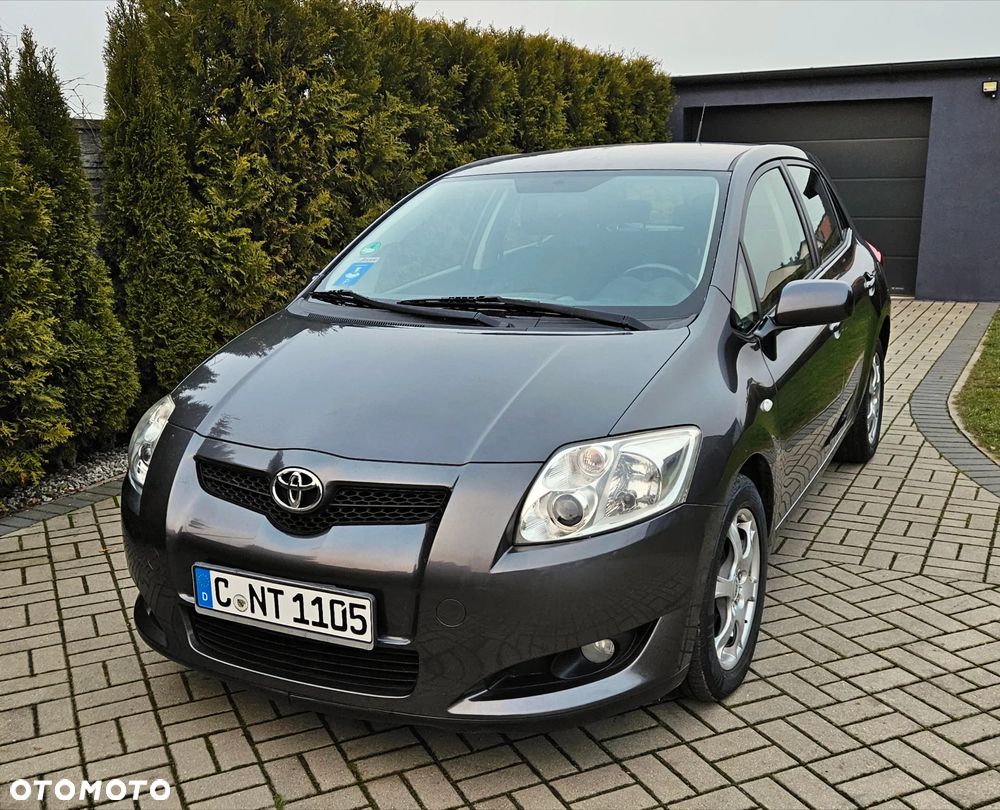 Toyota Auris 1.6 VVT-i Executive - 3