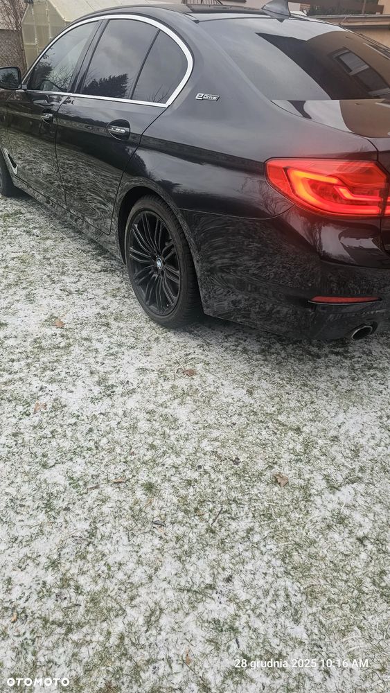 BMW Seria 5 530e iPerformance Luxury Line - 3