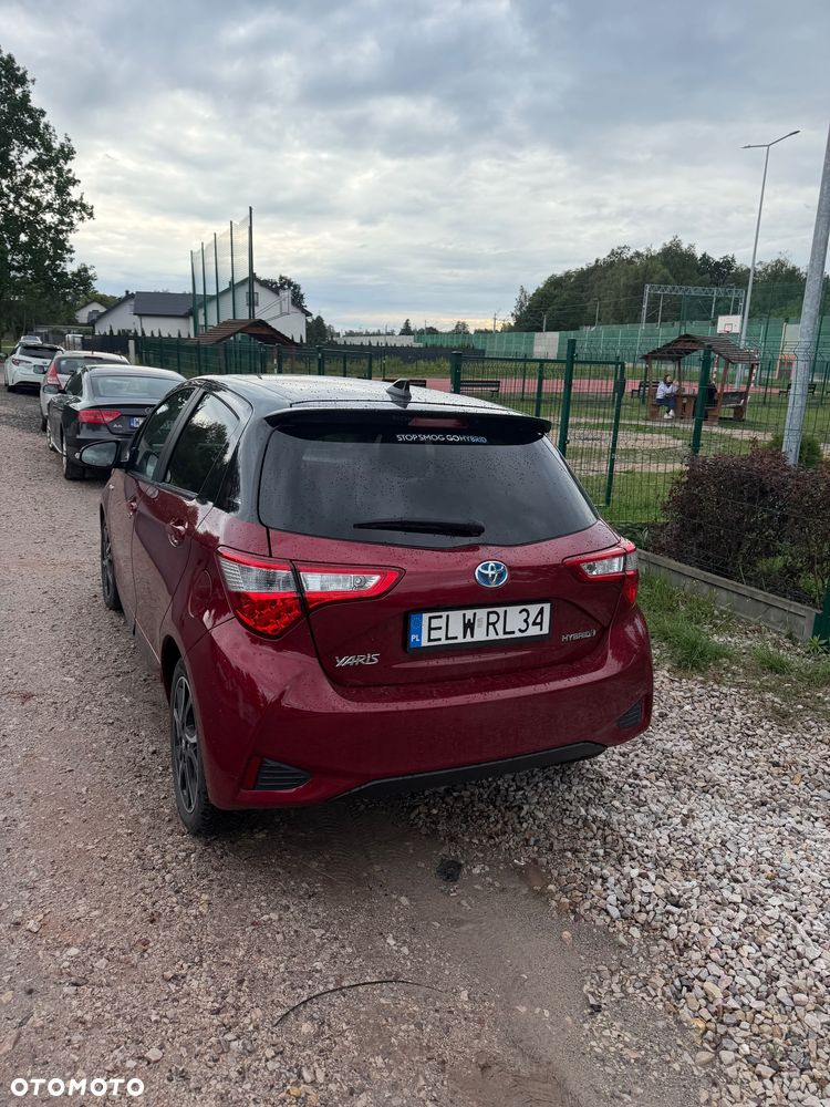 Toyota Yaris Hybrid 100 Selection Platinum - 2