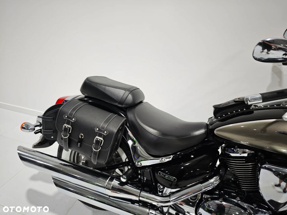 Suzuki Intruder - 9