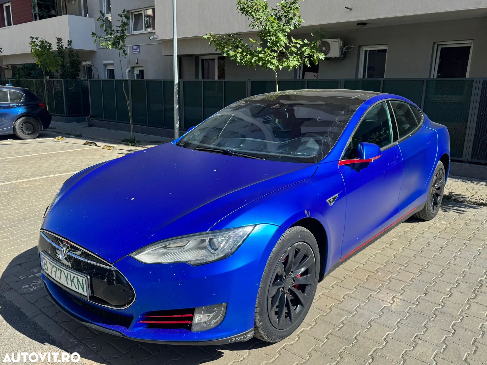 Tesla Model S - 1