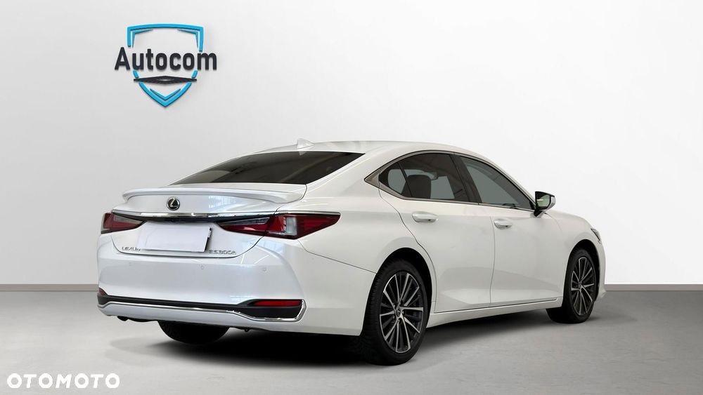 Lexus ES 300h Business Edition - 5