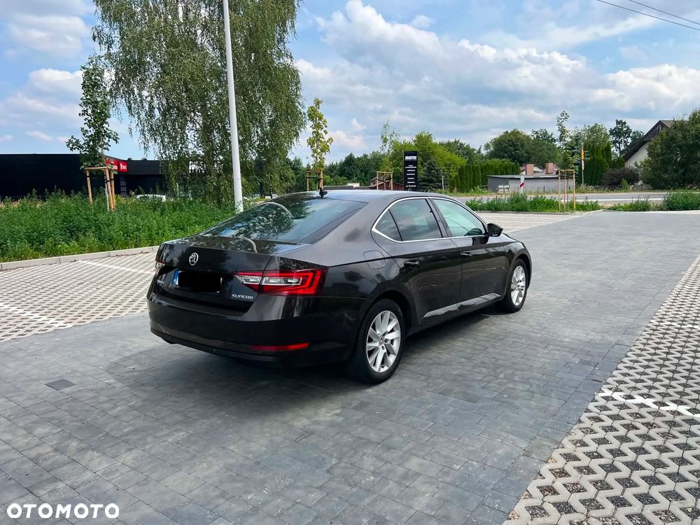 Skoda Superb 2.0 TDI Style DSG - 14