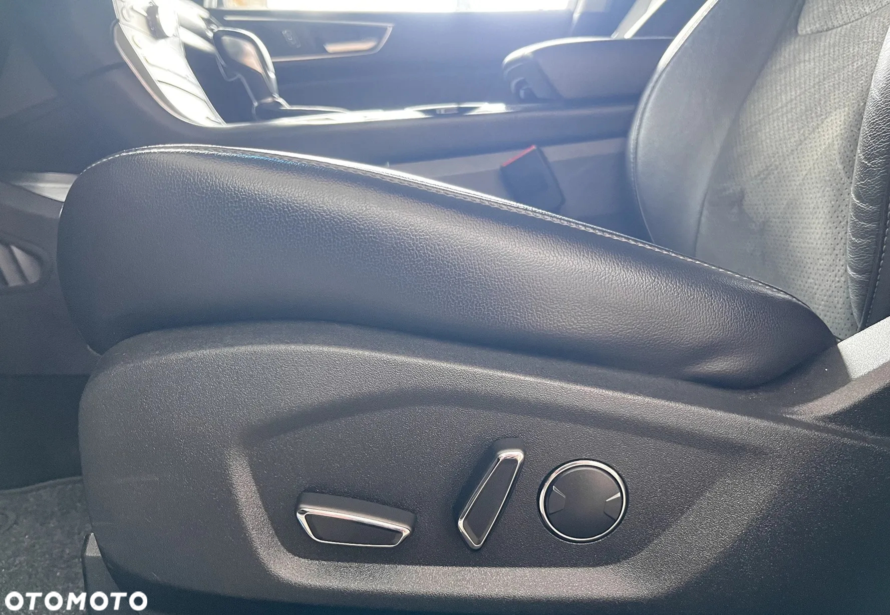 Ford Edge 2.0 TDCi Twin-Turbo 4WD ST-Line - 26