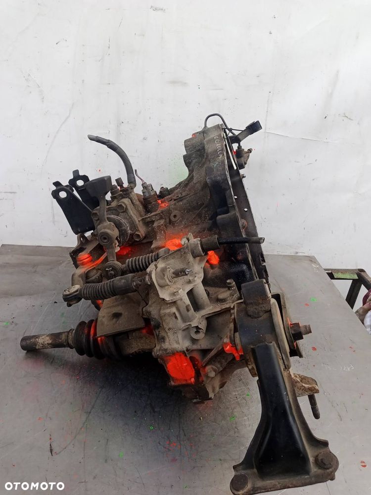 SKRZYNIA BIEGÓW TOYOTA COROLLA E12 - 3