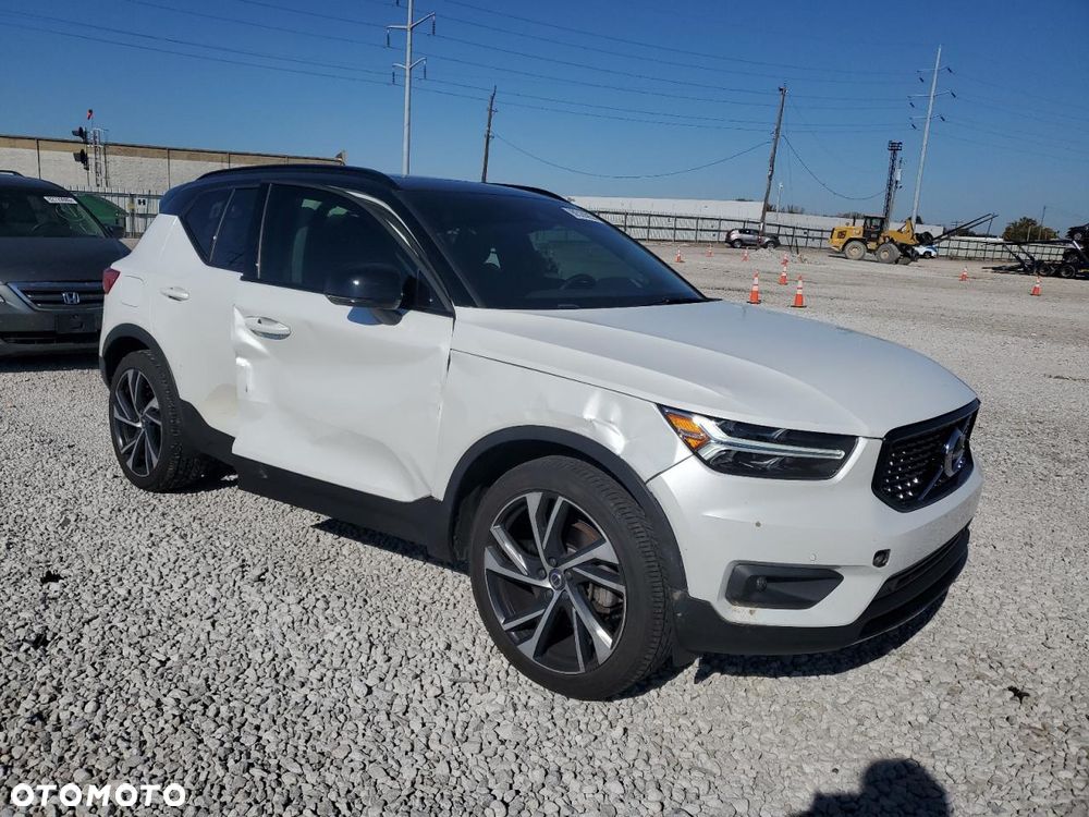 Volvo XC 40 T5 AWD Geartronic R-Design - 4