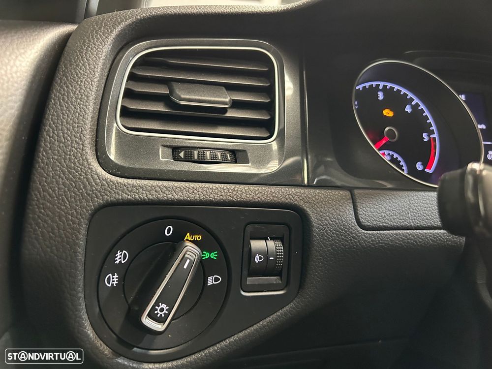 VW Golf Variant 1.6 TDi Confortline - 39