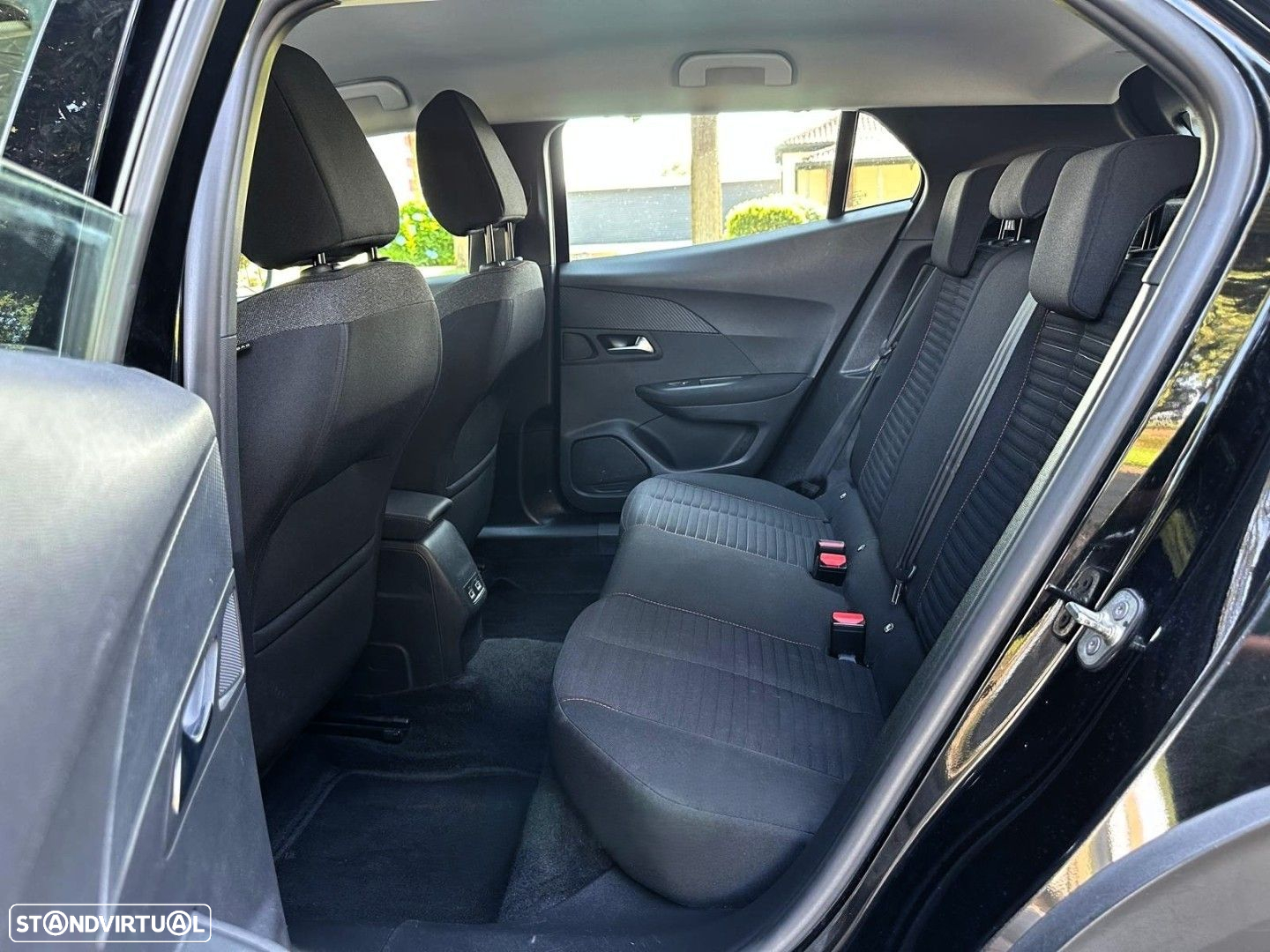 Peugeot e-2008 50 kWh Active Pack - 13