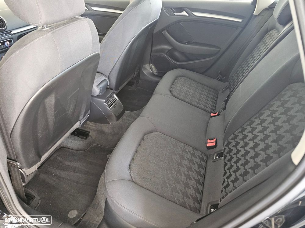 Audi A3 Sportback 1.6 TDI Attraction Ultra - 23