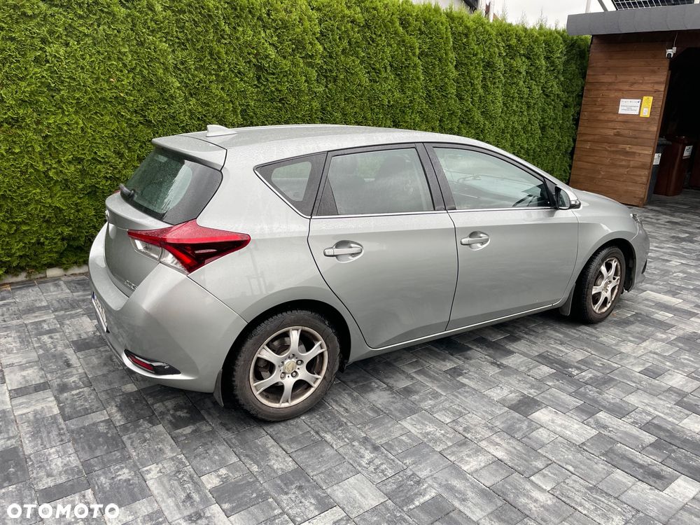 Toyota Auris 1.6 Premium - 16