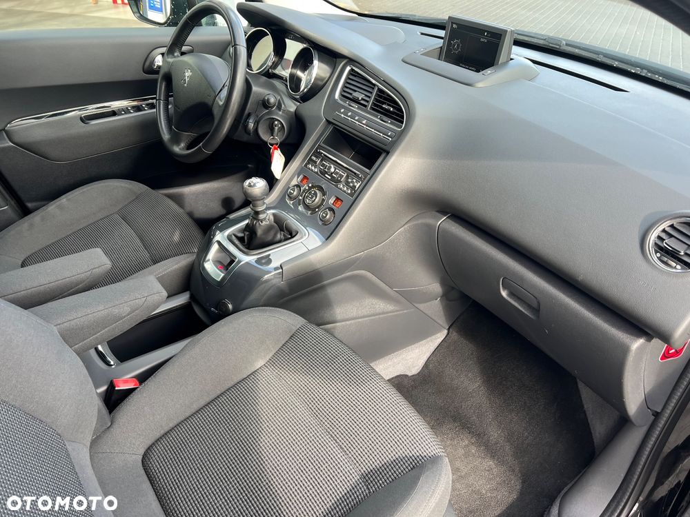 Peugeot 5008 - 29