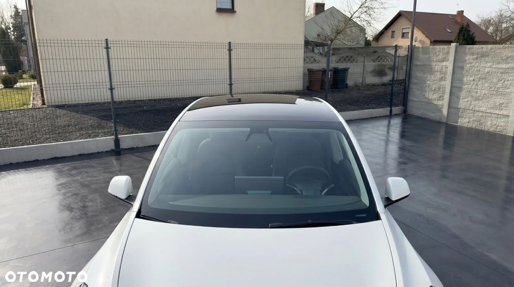 Tesla Model Y - 19