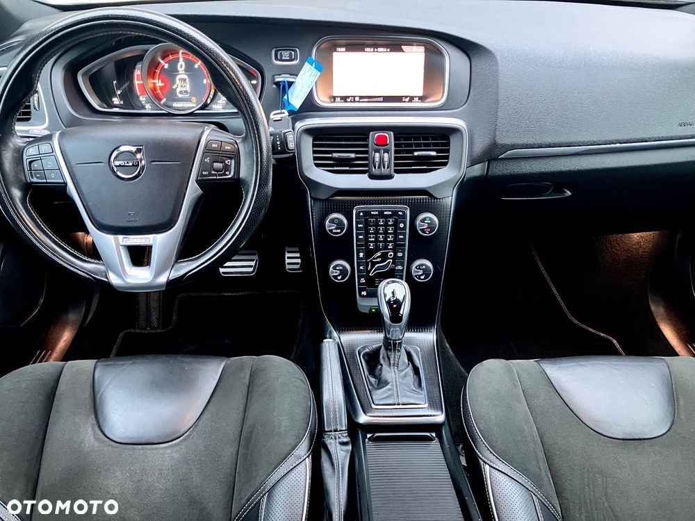 Volvo V40 D2 Geartronic RDesign - 28