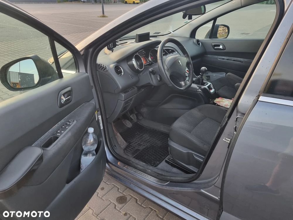 Peugeot 5008 - 10