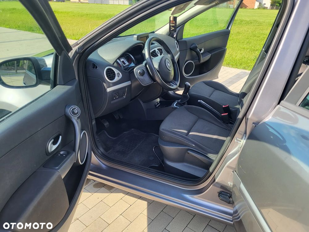 Renault Clio 1.2 16V Alize - 28