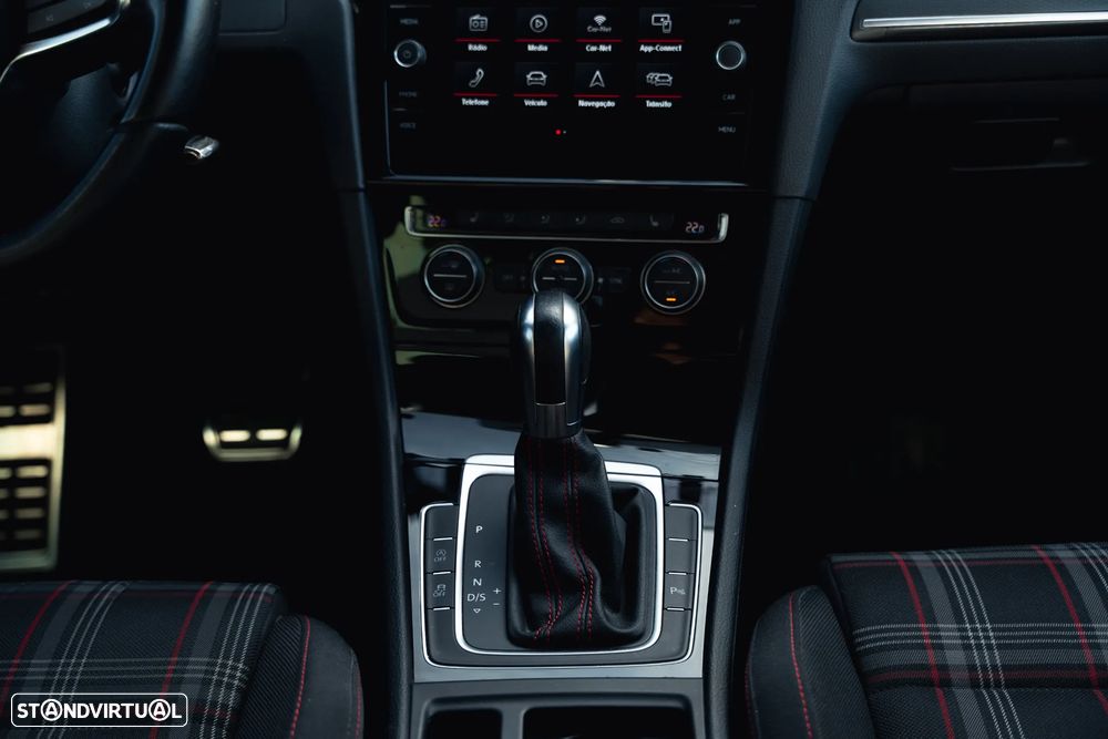 VW Golf 2.0 TSI GTI DSG Performance - 23