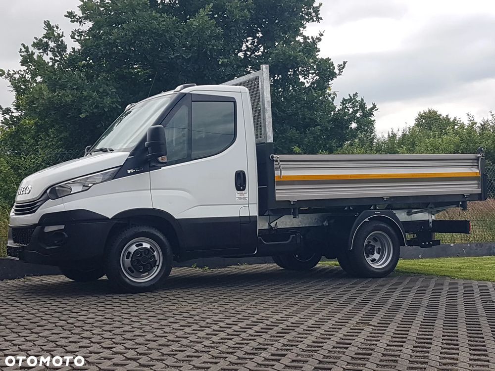 Iveco 35C15 WYWROTKA 3 STRONNA KIPER 3,20x2,06 BLIŹNIAKI KLIMA MANUAL 6-BIEGÓW HAK - 40