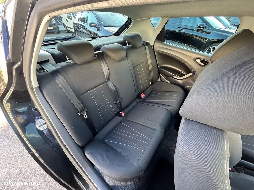 SEAT Ibiza 1.6 TDI Copa DPF - 32