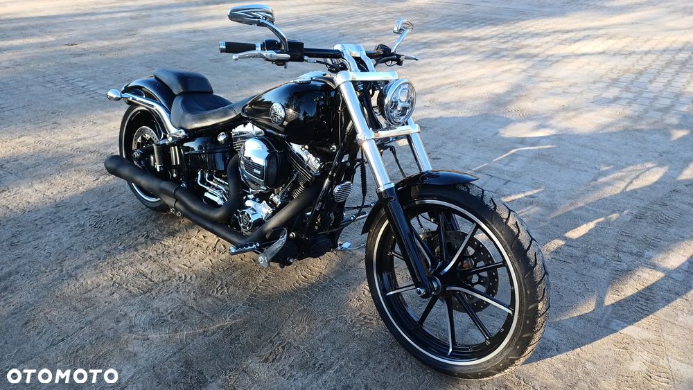 Harley-Davidson Softail Breakout - 2