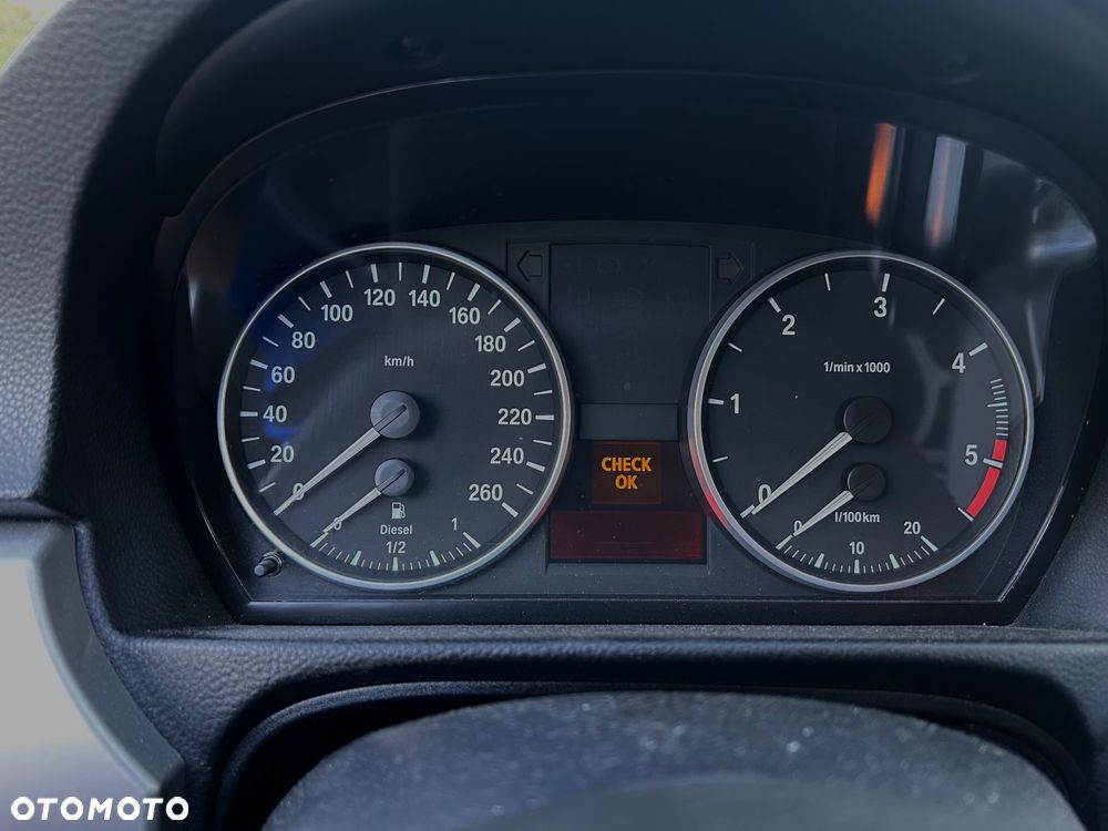 BMW Seria 3 318d - 19