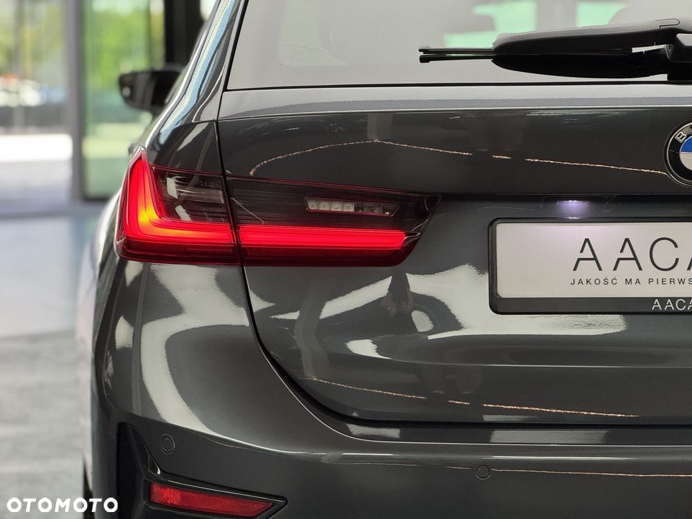 BMW Seria 3 318d - 39