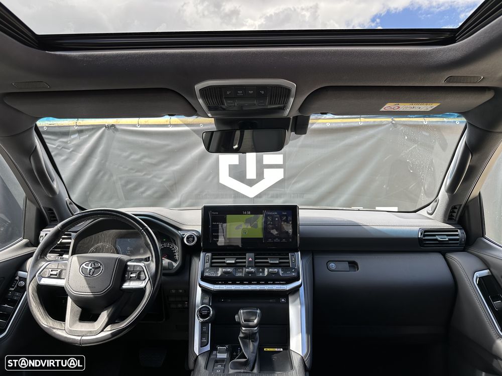 Toyota Land Cruiser 300 70th Anniversary - 15