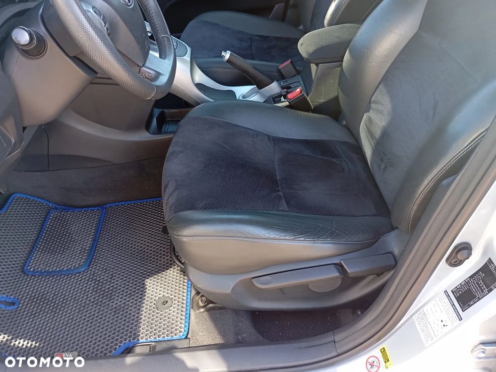 Toyota Auris 1.8 HSD Prestige NAVI - 6