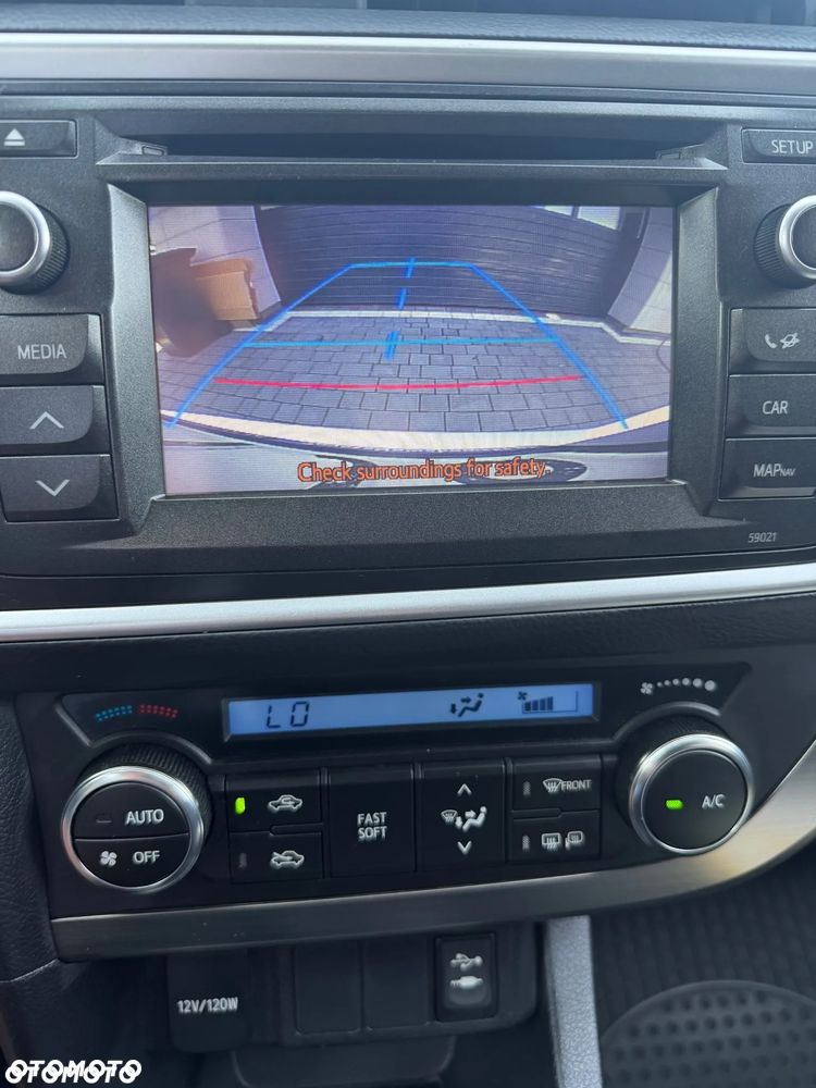 Toyota Auris - 13